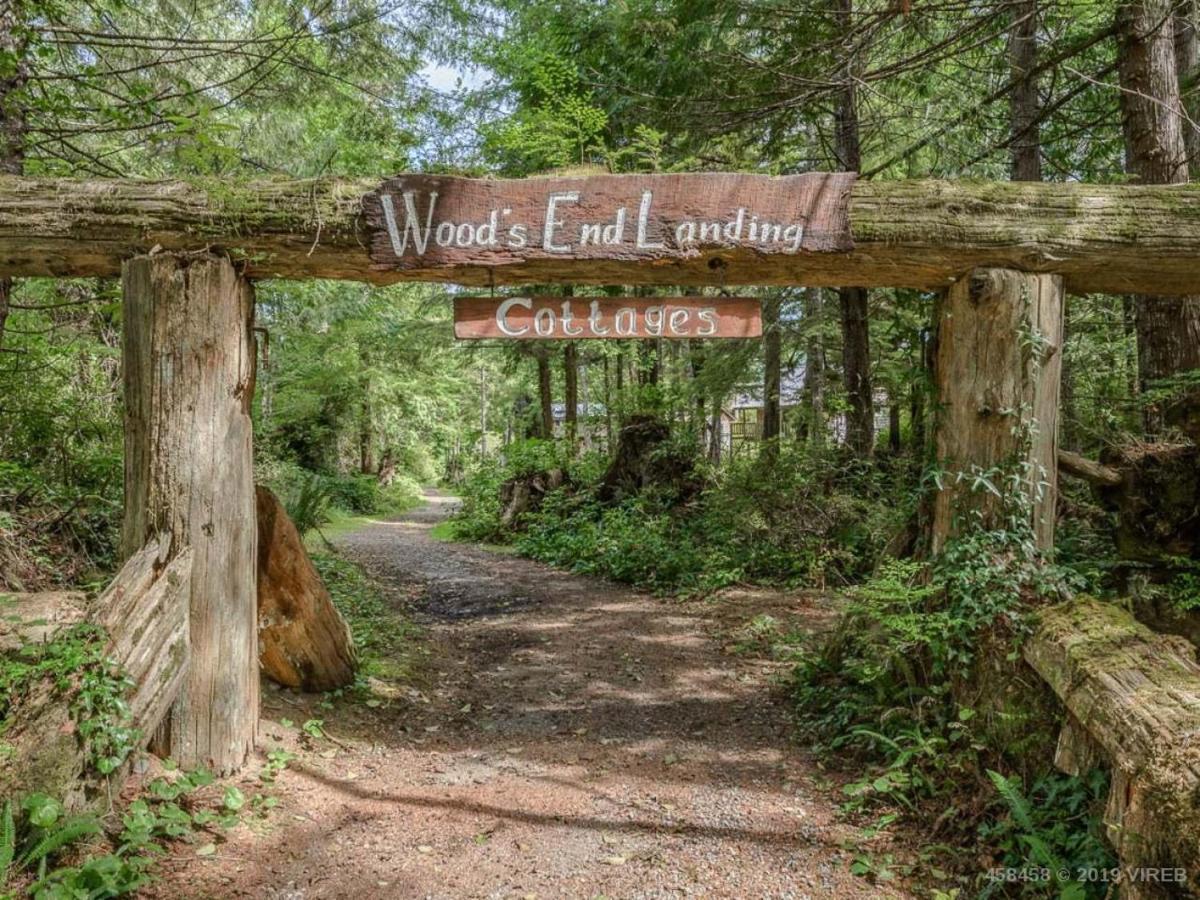 Woods End Landing Hotel Bamfield Exterior photo