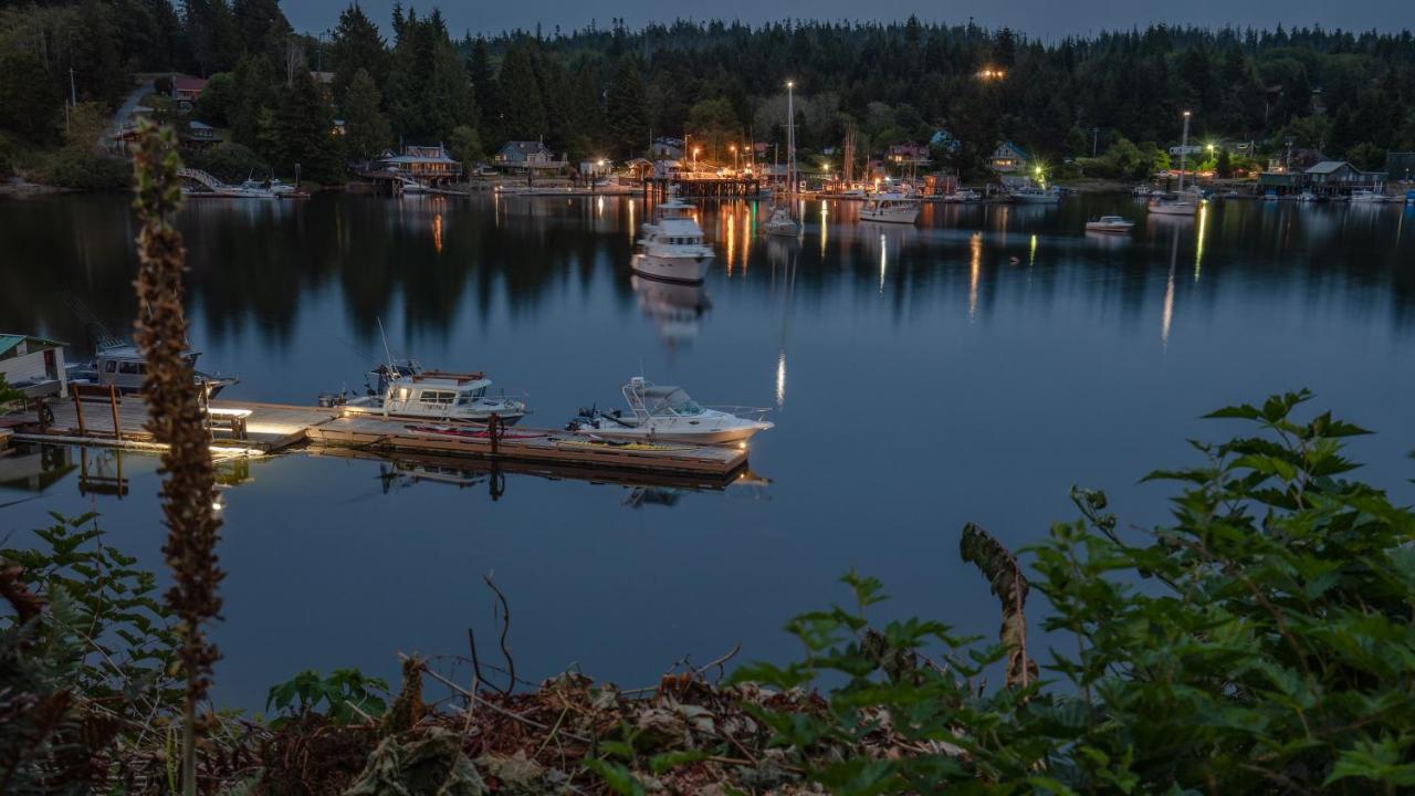 Woods End Landing Hotel Bamfield Exterior photo