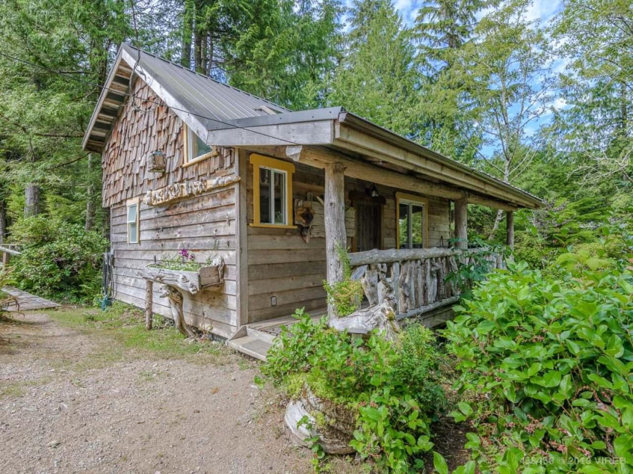 Woods End Landing Hotel Bamfield Room photo